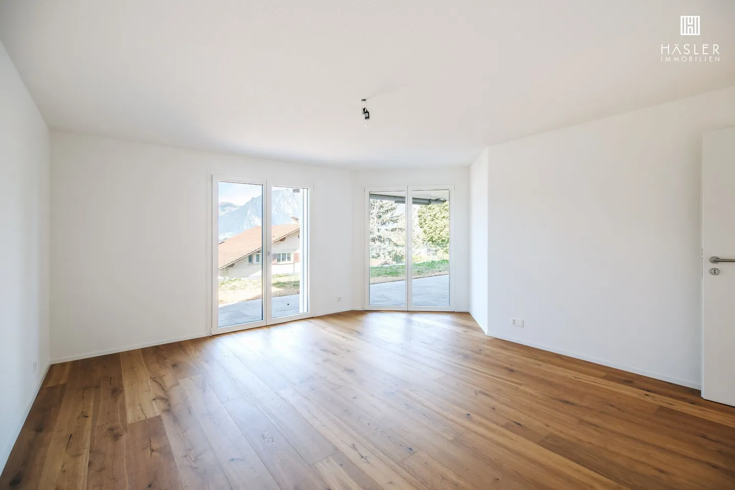4½-Room New Apartment with High-Quality Finish and Panoramic View - Photo 9 of 11
