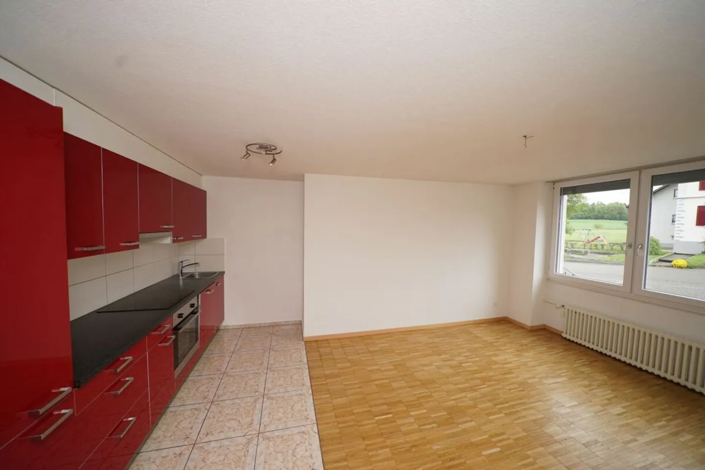 Charming 3-Room Apartment - Photo 2 of 11