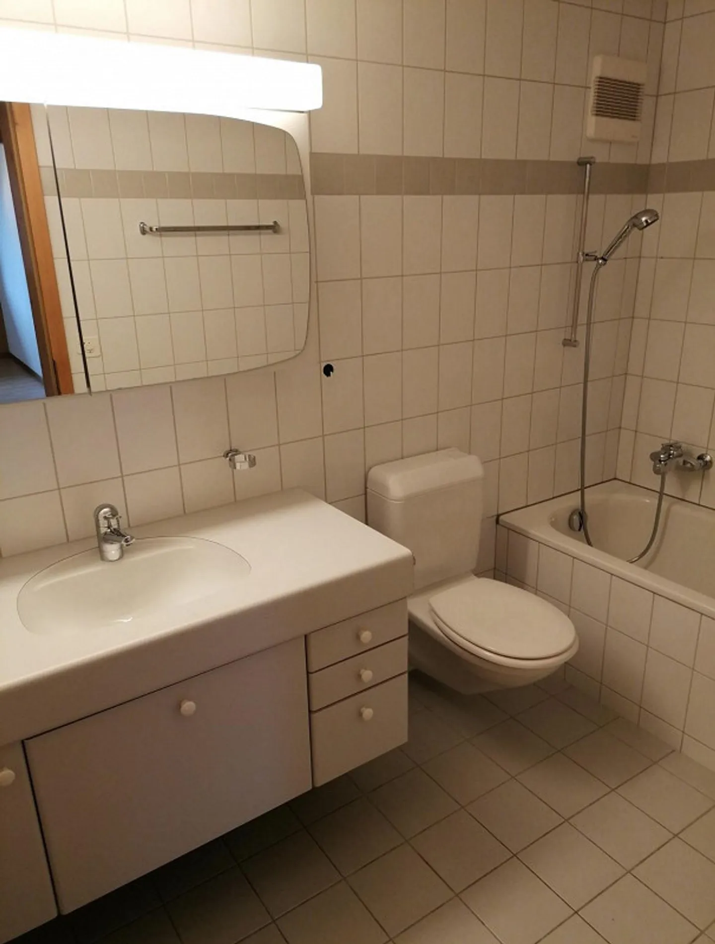 Bellissimo appartamento di 4,5 stanze con vista - Foto 7 di 8