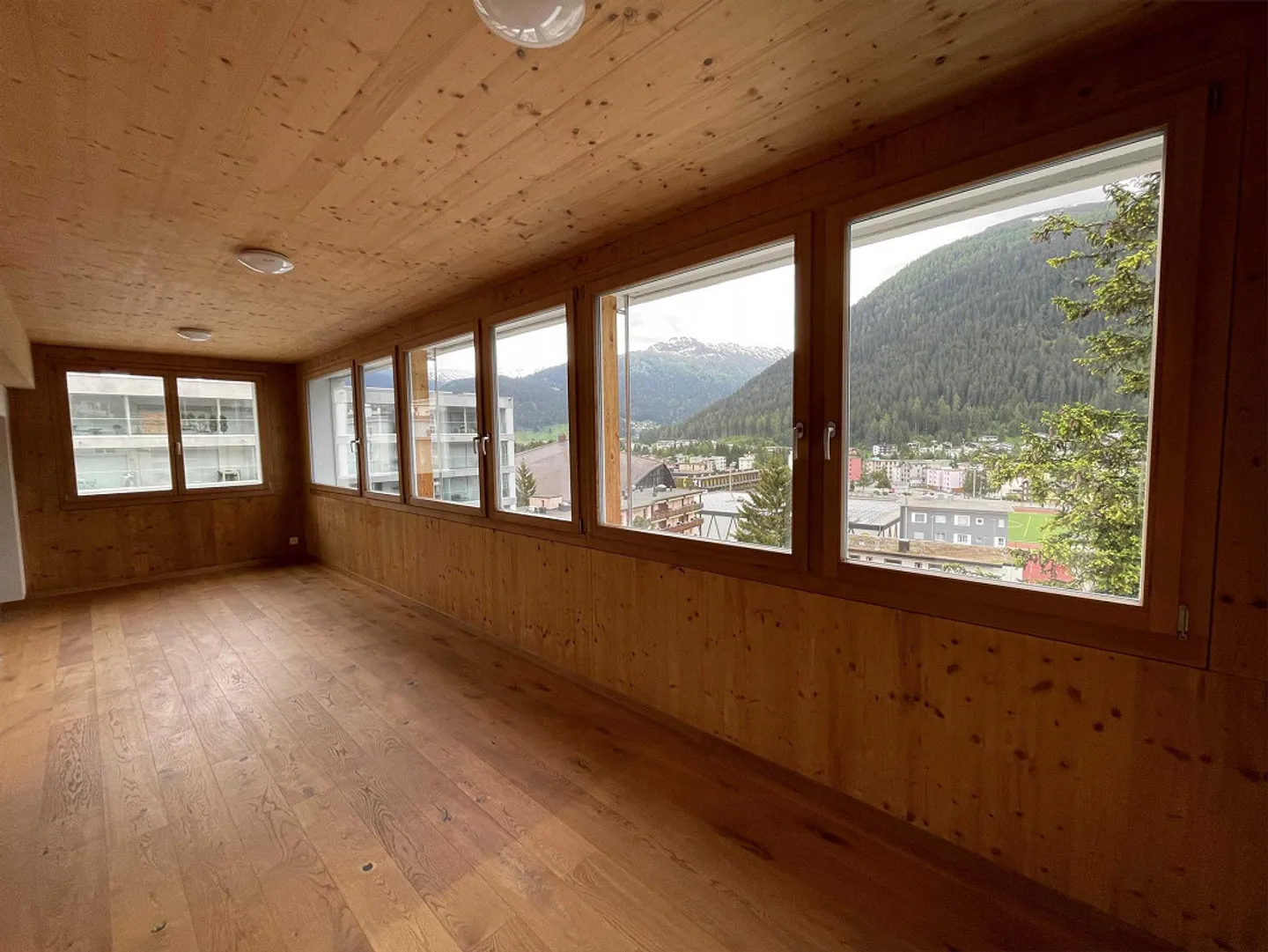 Appartamento 3 1/2 locali 4° piano vicino alla pista di ghiaccio - Foto 9 di 11