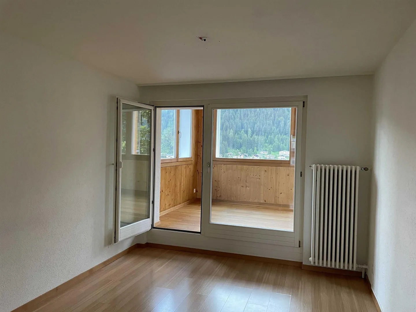 Appartamento 3 1/2 locali 4° piano vicino alla pista di ghiaccio - Foto 7 di 11