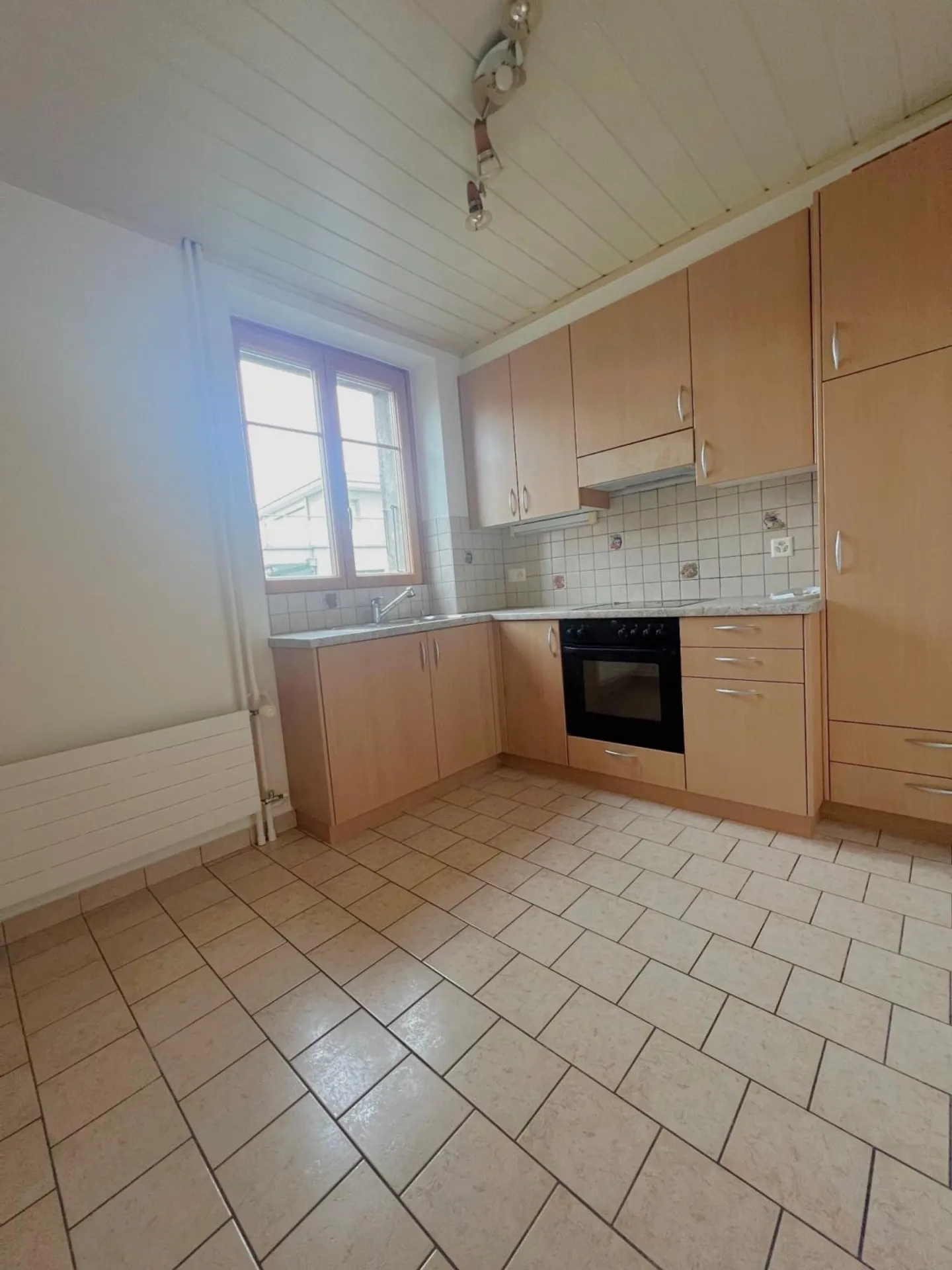Charming 3.5 Room Apartment - Photo 1 of 6