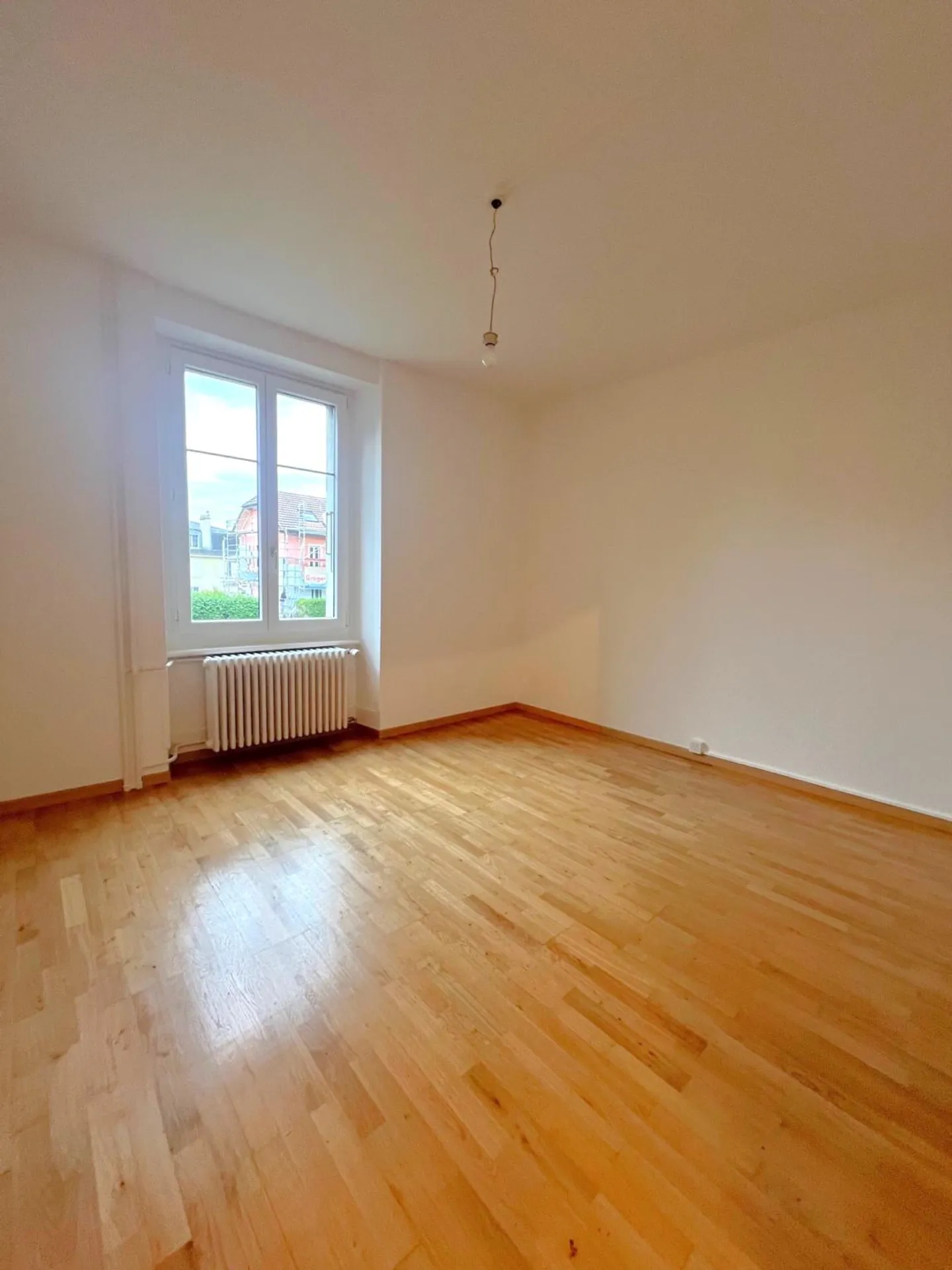Charming 3.5 Room Apartment - Photo 3 of 6