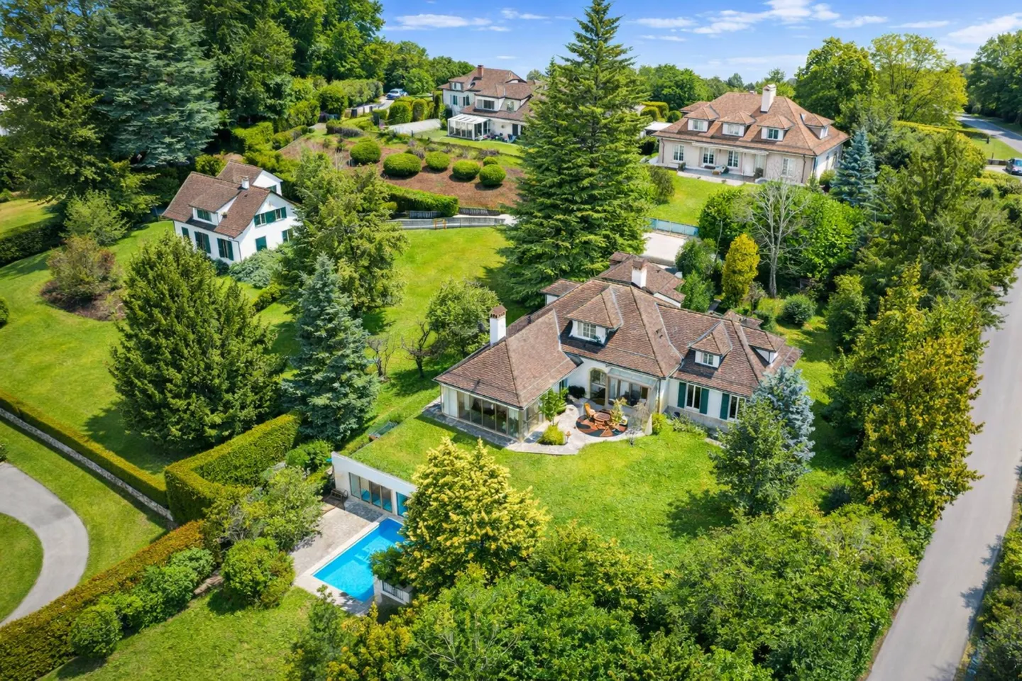 Maison de maître prestigieuse - Photo 1 sur 13