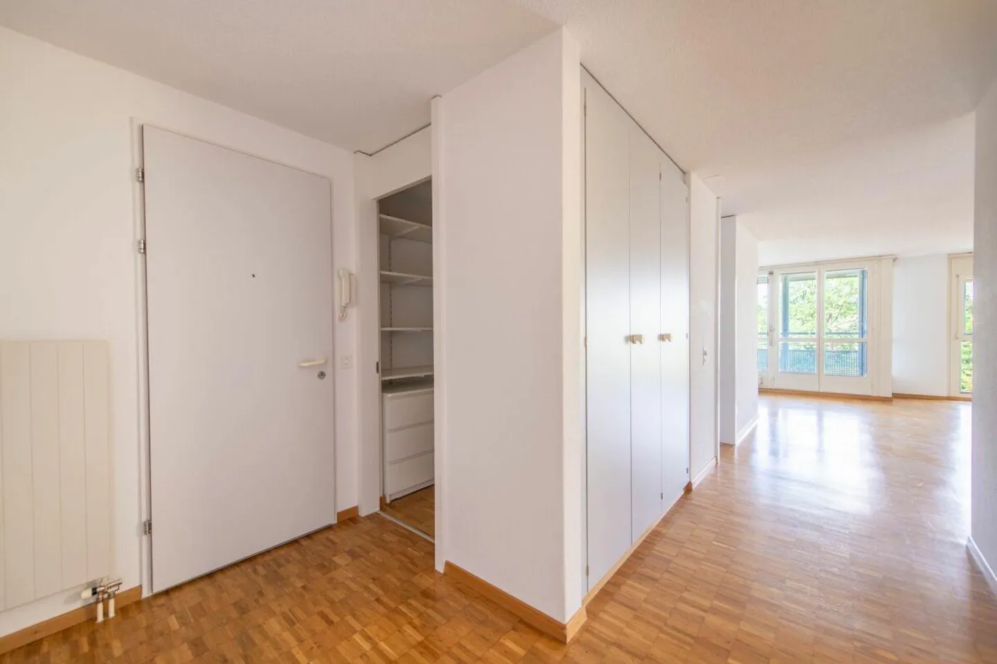 Spacious 4.5-room apartment with cozy veranda - Photo 5 of 17