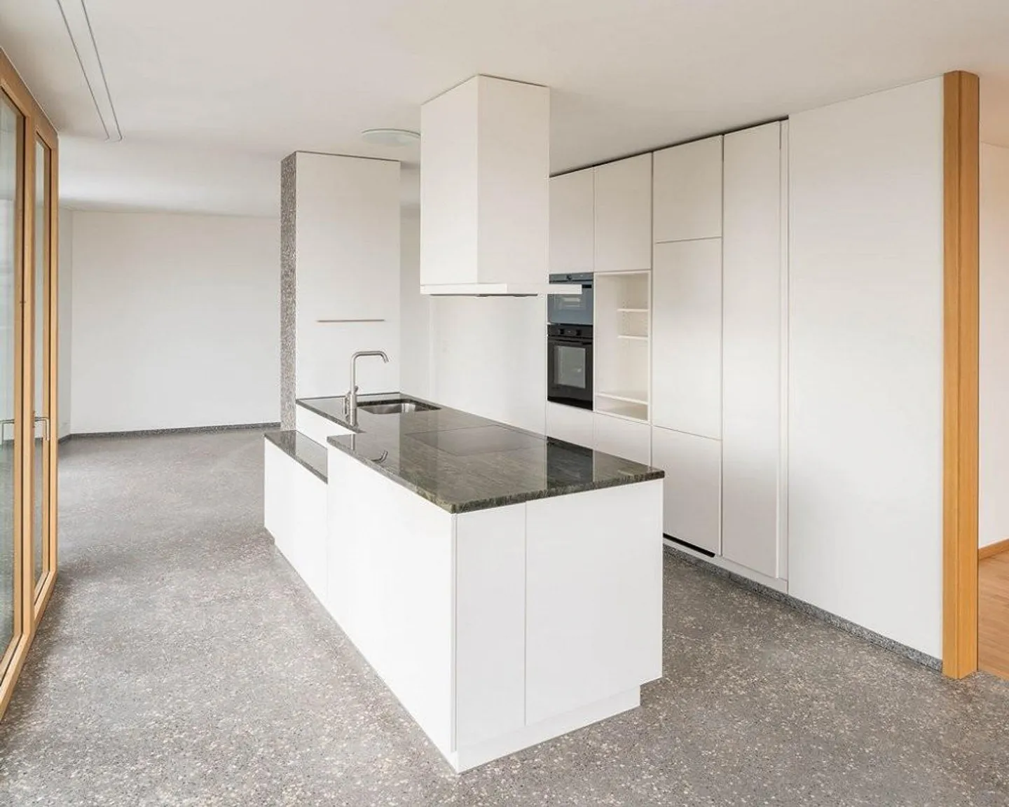 Charming Apartment in Zürich - Photo 2 of 8