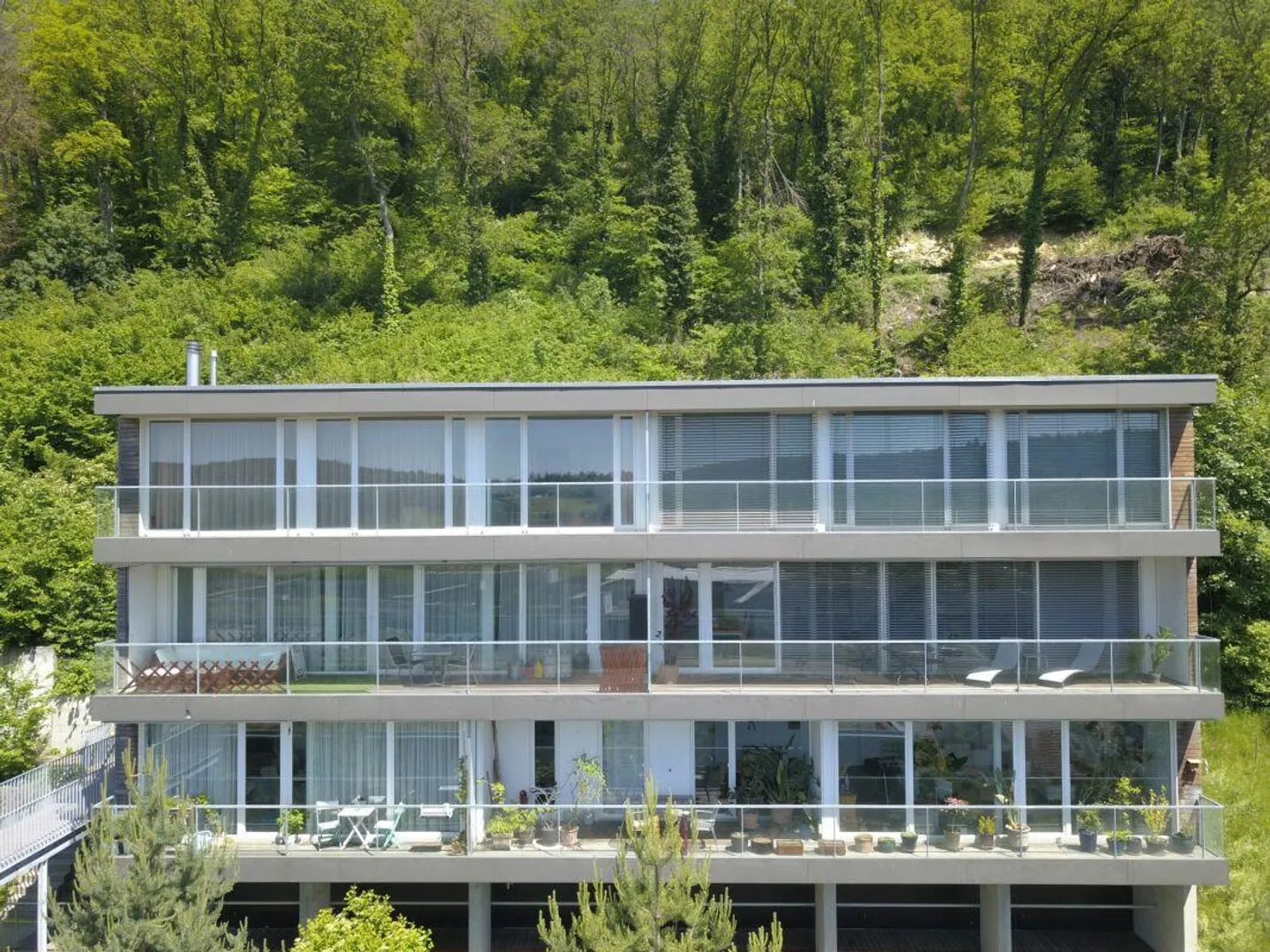 Vivere moderno a Beringen: appartamento di 4,5 stanze con molta luce e fascino - Foto 1 di 10