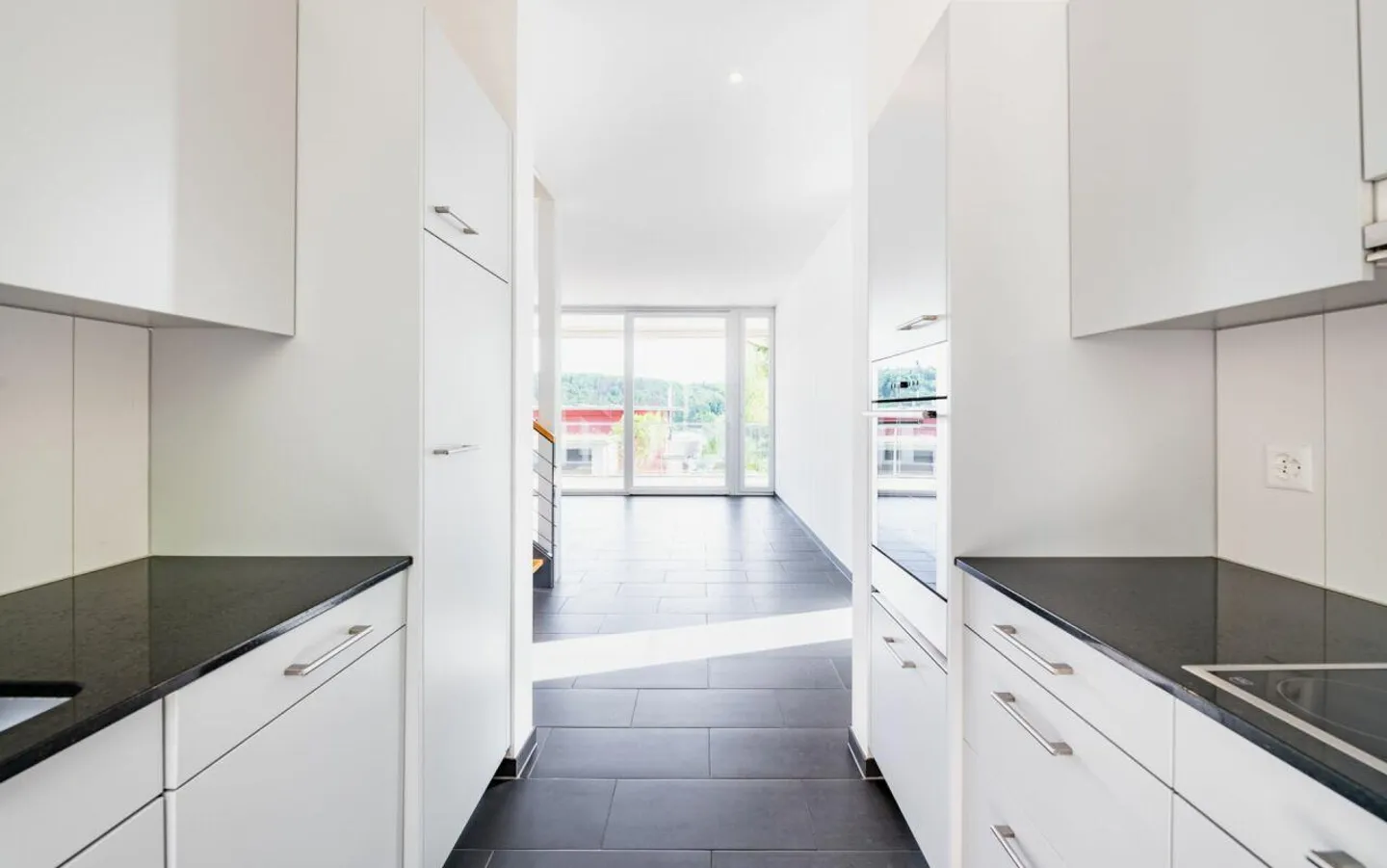 Vivere moderno a Beringen: appartamento di 4,5 stanze con molta luce e fascino - Foto 3 di 10