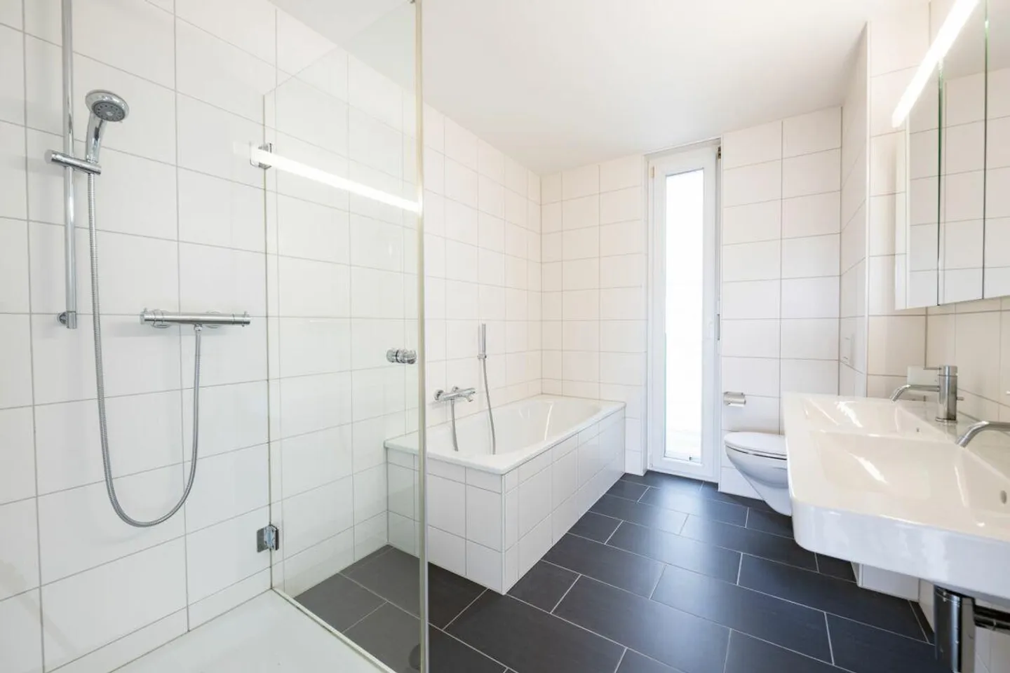 Vivere moderno a Beringen: appartamento di 4,5 stanze con molta luce e fascino - Foto 6 di 10