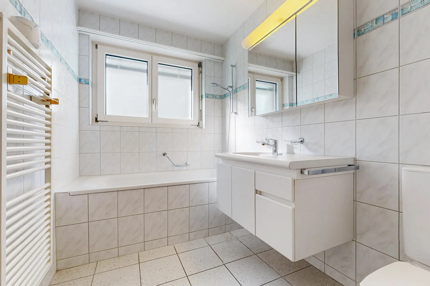 Charming home with private garden seating area! - Photo 8 of 10