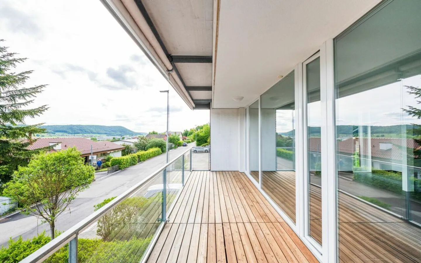 Vivere moderno a Beringen: appartamento di 4,5 stanze con molta luce e fascino - Foto 9 di 10
