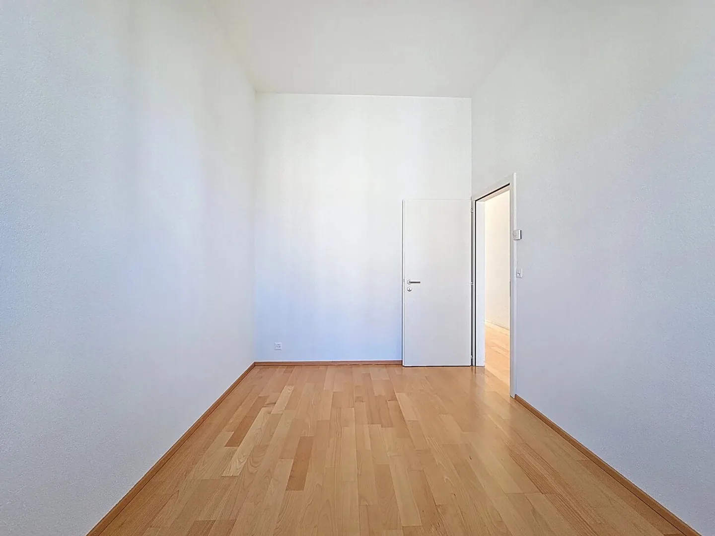 Loft-style apartment near the center of Lausanne - Photo 7 of 9