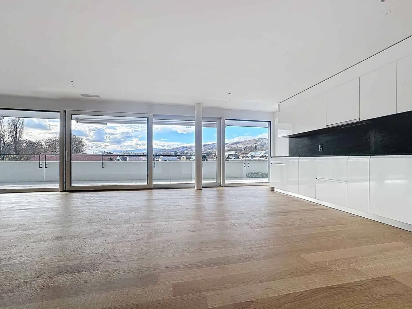 Nouvelle promotion : appartement de 4.5 pièces avec balcons couverts - Photo 2 sur 13