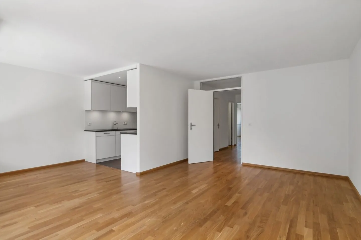 Apartment for rent - Photo 3 of 10