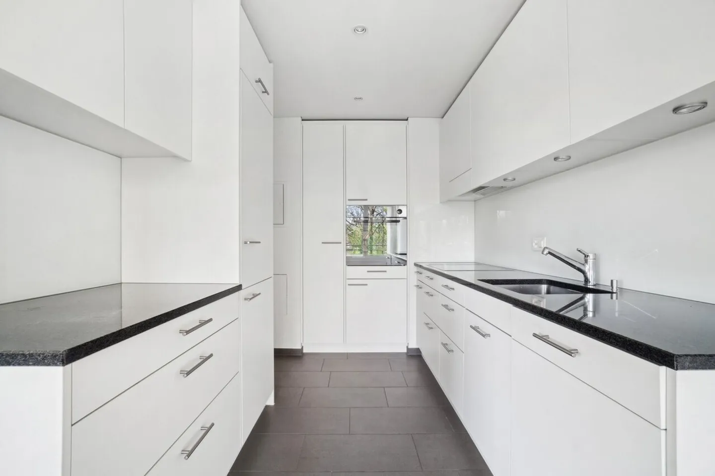 Apartment for rent - Photo 2 of 10