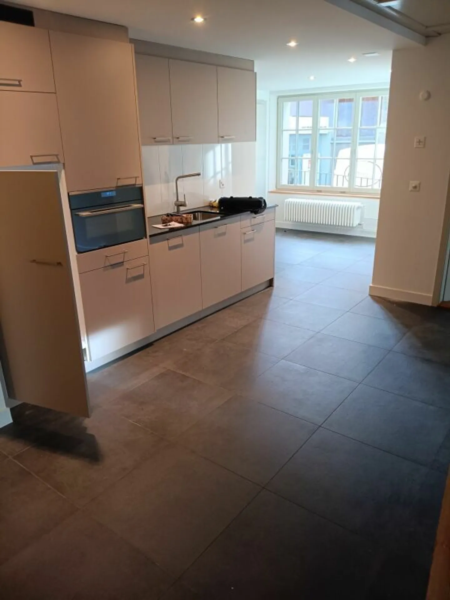 New, modern shared offices or practice rooms in a historic building in the center of Schwarzenburg. - Photo 4 of 7