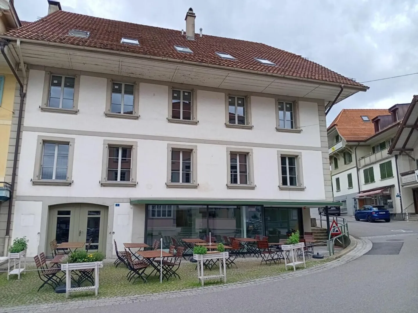 New, modern shared offices or practice rooms in a historic building in the center of Schwarzenburg. - Photo 6 of 7