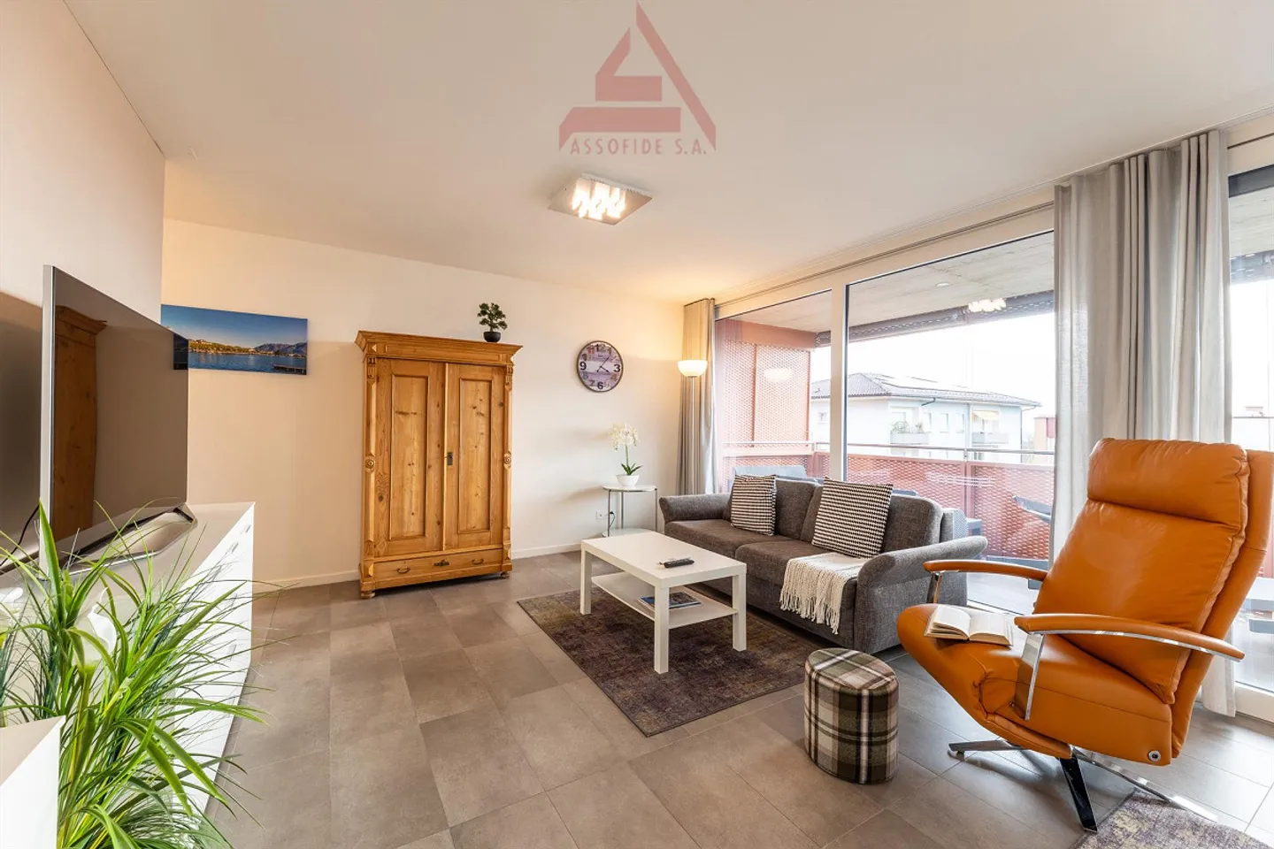 3.5-Zimmer-Wohnung, modern und sonnig / 3.5 locali moderno e luminoso - Photo 2 of 11