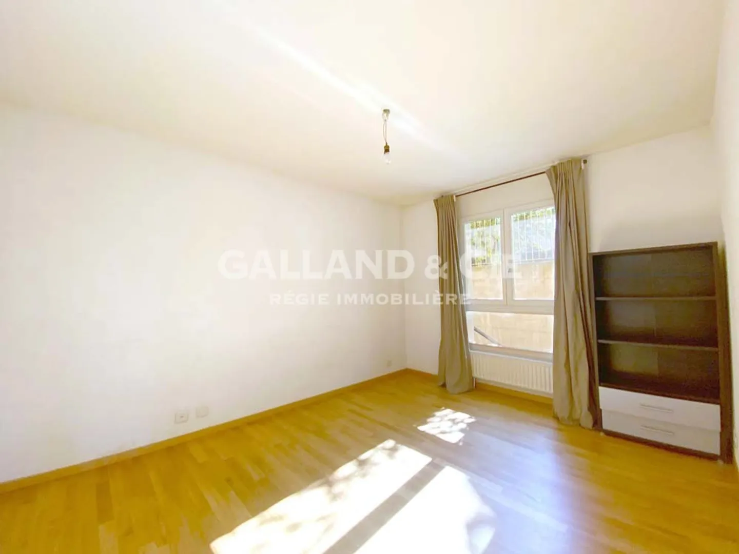 2-room apartment with fireplace and balcony - Photo 5 of 7