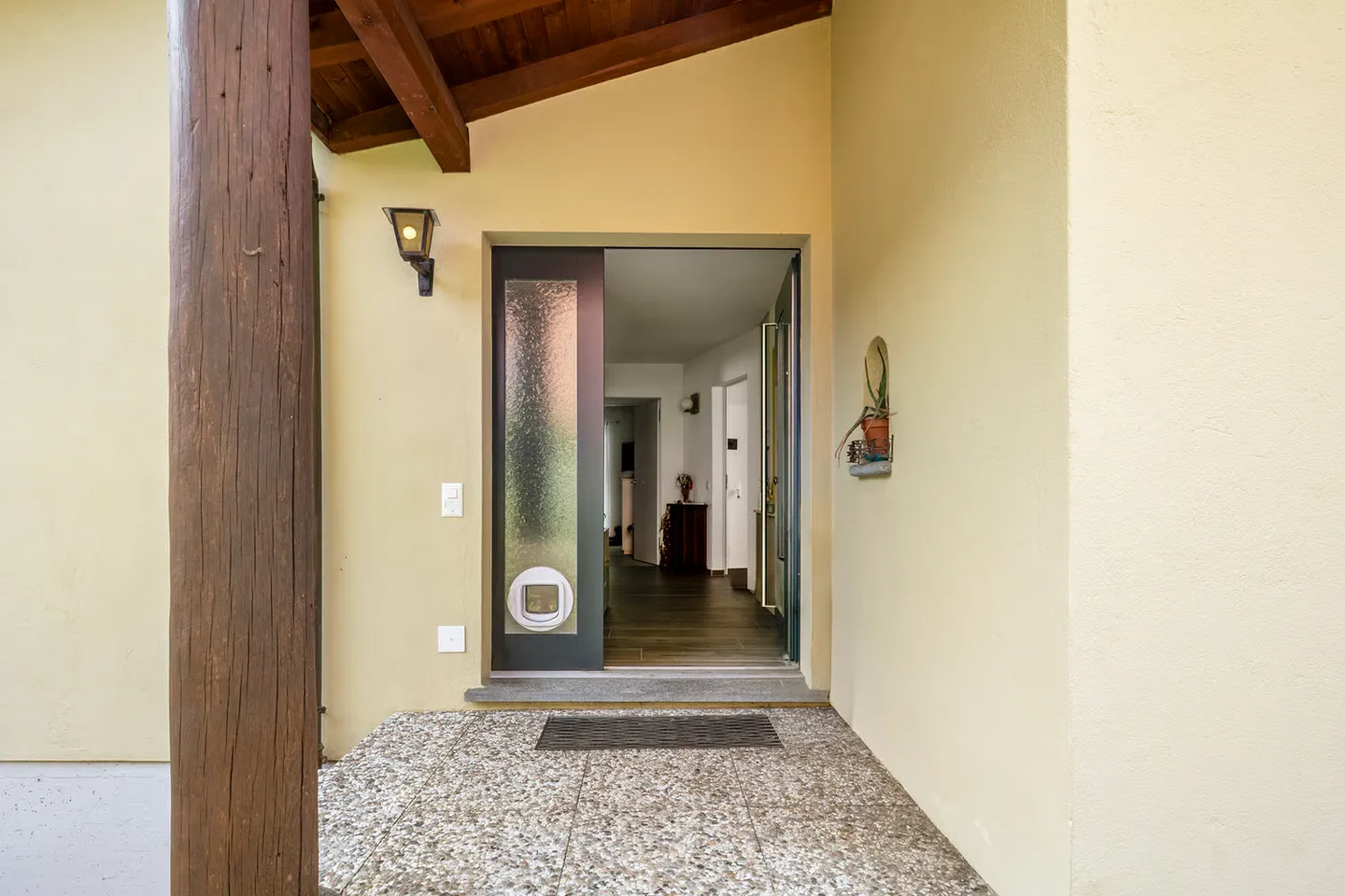 Casa unifamiliare con giardino e vista sul Lago Maggiore - Foto 2 di 12