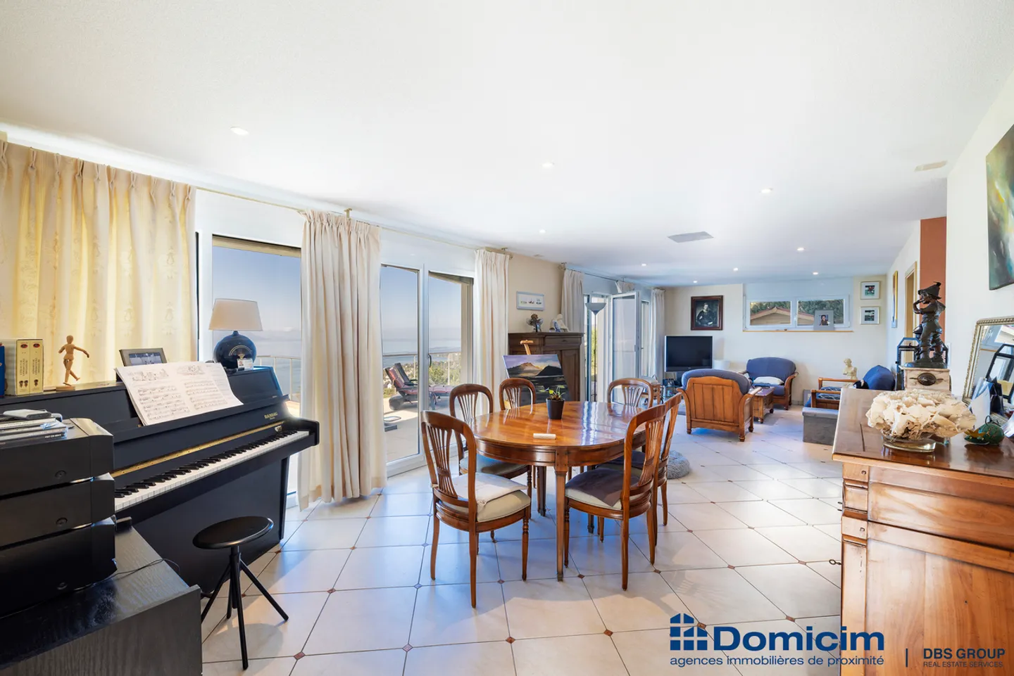 Moderne Einzelvilla mit Pool und atemberaubendem Blick! - Foto 8 von 21