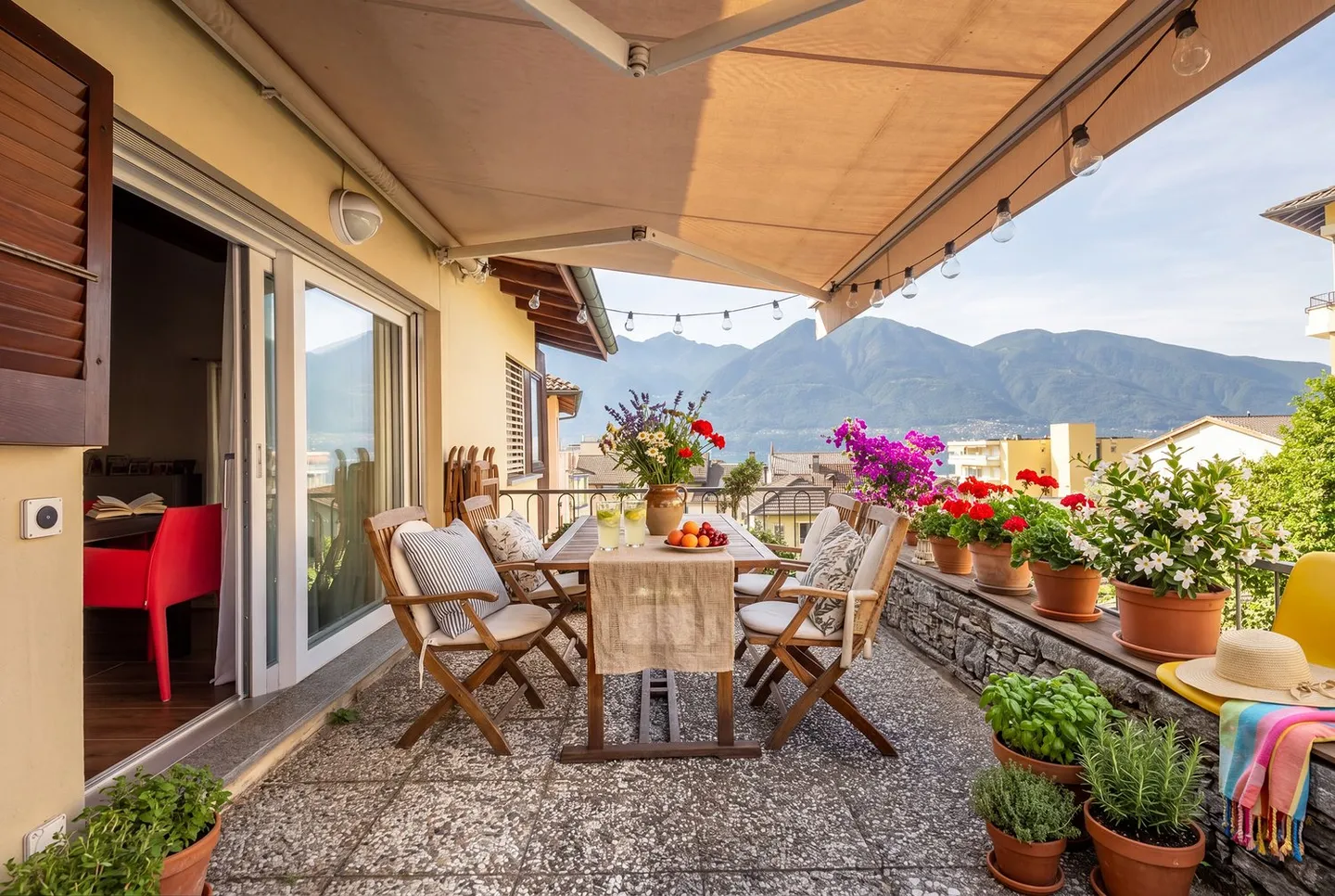 Casa unifamiliare con giardino e vista sul Lago Maggiore - Foto 11 di 12