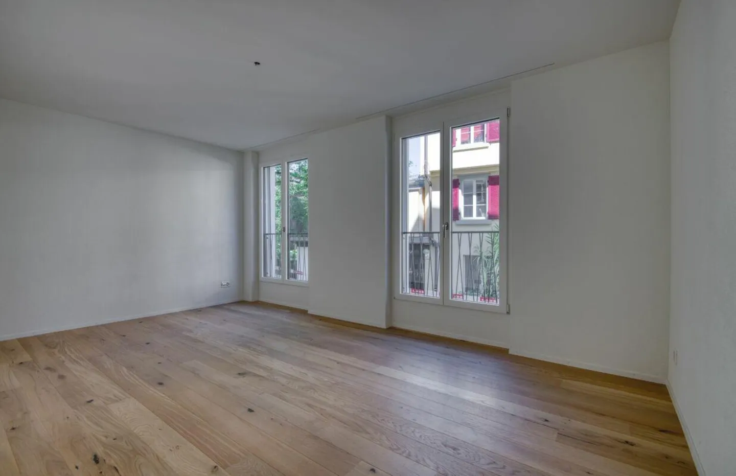 Modern 3.5-room apartment with loggia in a central location - Photo 8 of 10