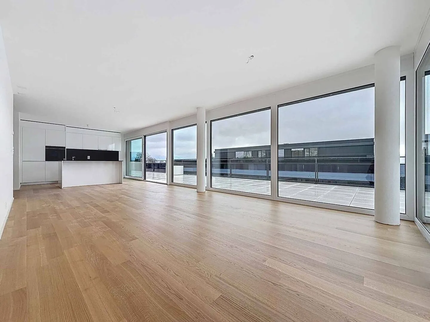 Nouvelle promotion : attique de 4.5 pièces avec rooftop terrasse - Photo 2 sur 13