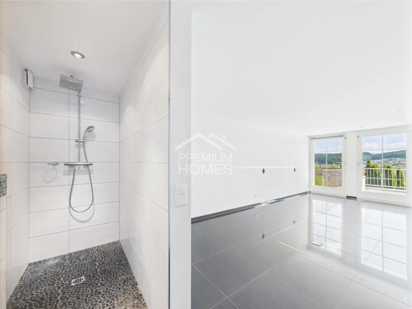 Casa a schiera con terrazza, balcone e posizione da sogno - Foto 5 di 13