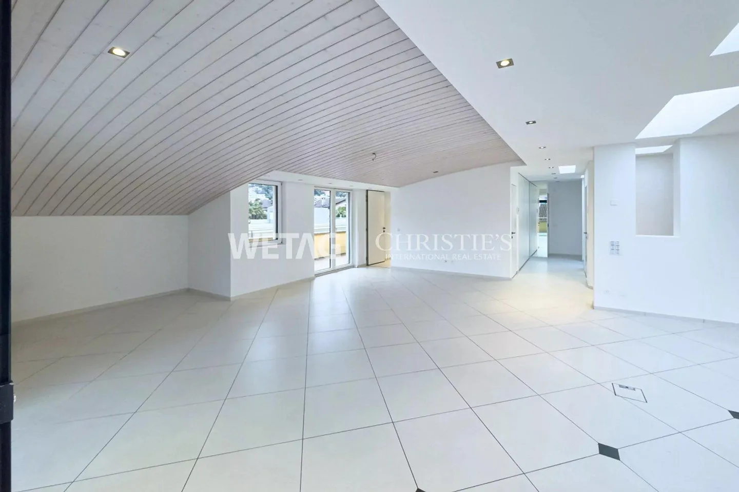 Ascona : Penthouse de luxe élégant avec de grandes terrasses dans un emplacement central à vendre - Photo 4 sur 13