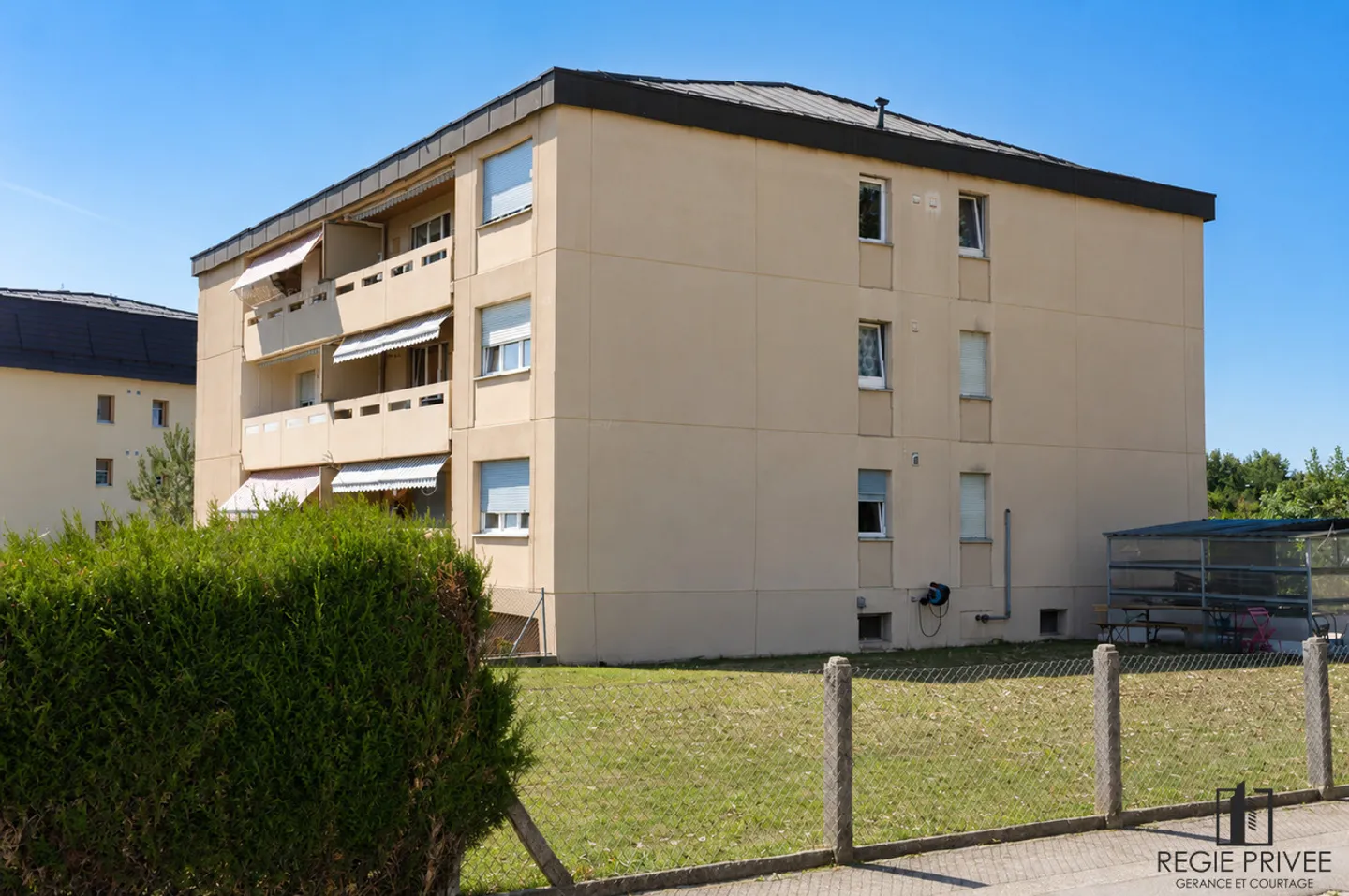 Appartement Charmant avec Balcons - Photo 1 sur 13