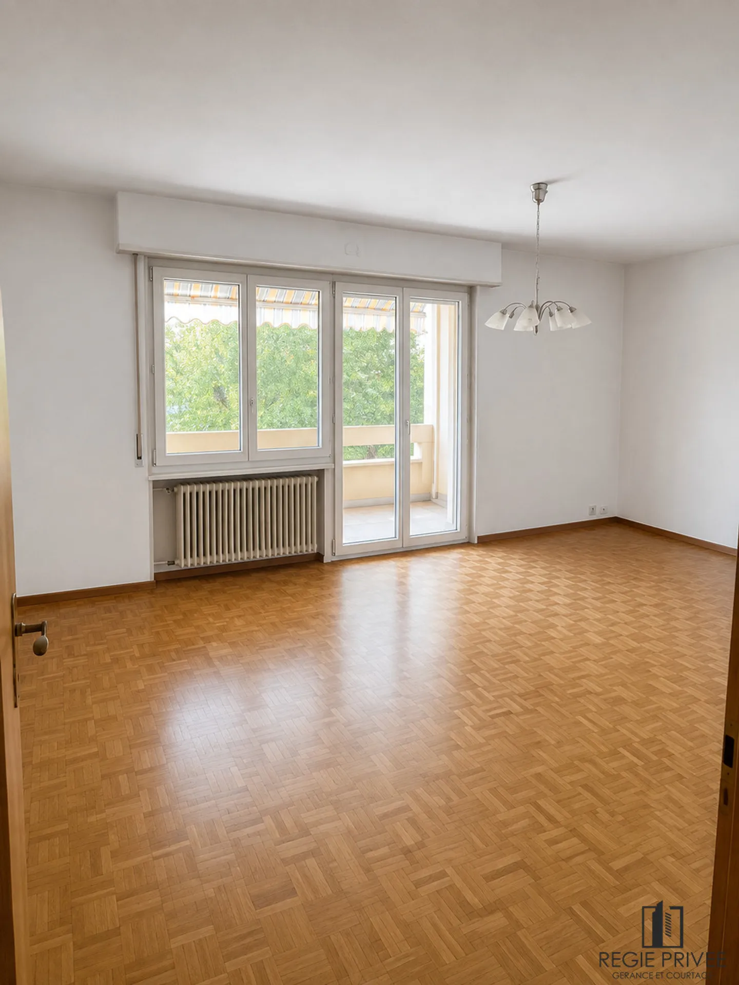 Appartement Charmant avec Balcons - Photo 4 sur 13