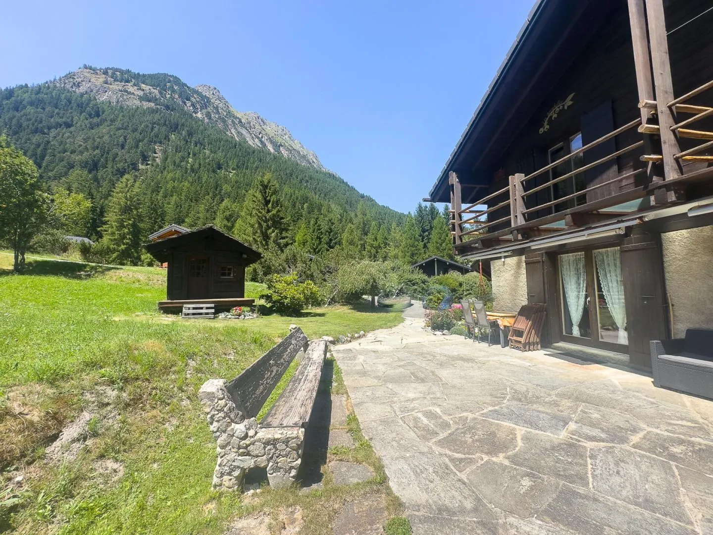Chalet 4.5 rooms in Praz-de-Fort - Photo 1 of 9