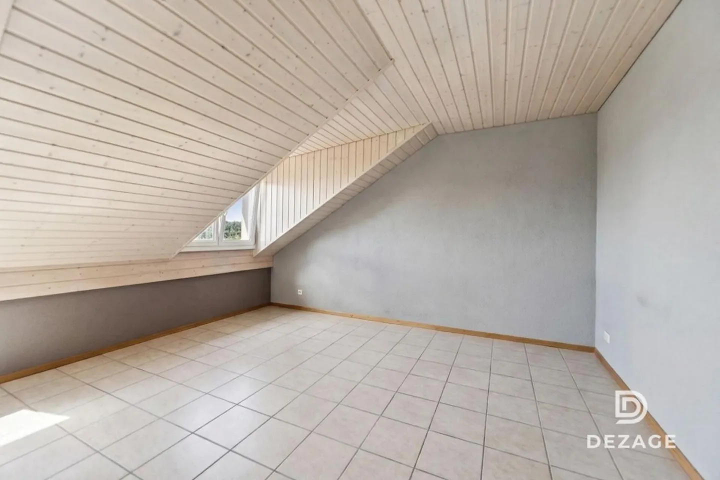 Appartement en attique spacieux avec beaucoup de lumière près de Lausanne avec vue panoramique sur le lac - Photo 6 sur 13