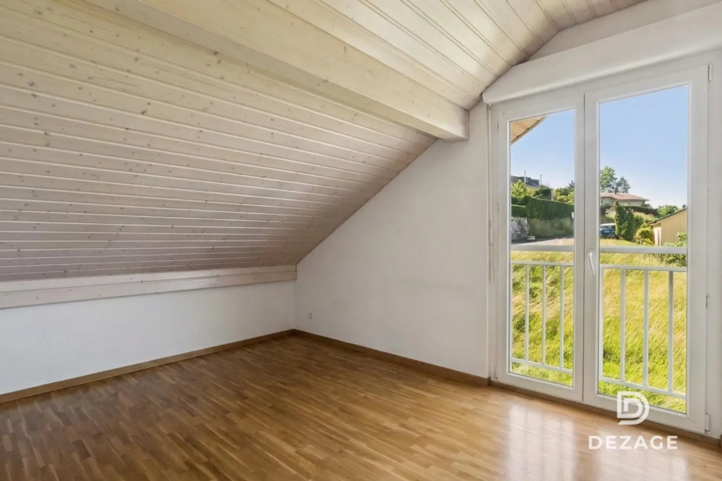 Appartement en attique spacieux avec beaucoup de lumière près de Lausanne avec vue panoramique sur le lac - Photo 7 sur 13