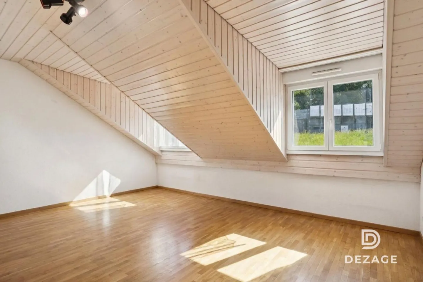Appartement en attique spacieux avec beaucoup de lumière près de Lausanne avec vue panoramique sur le lac - Photo 8 sur 13