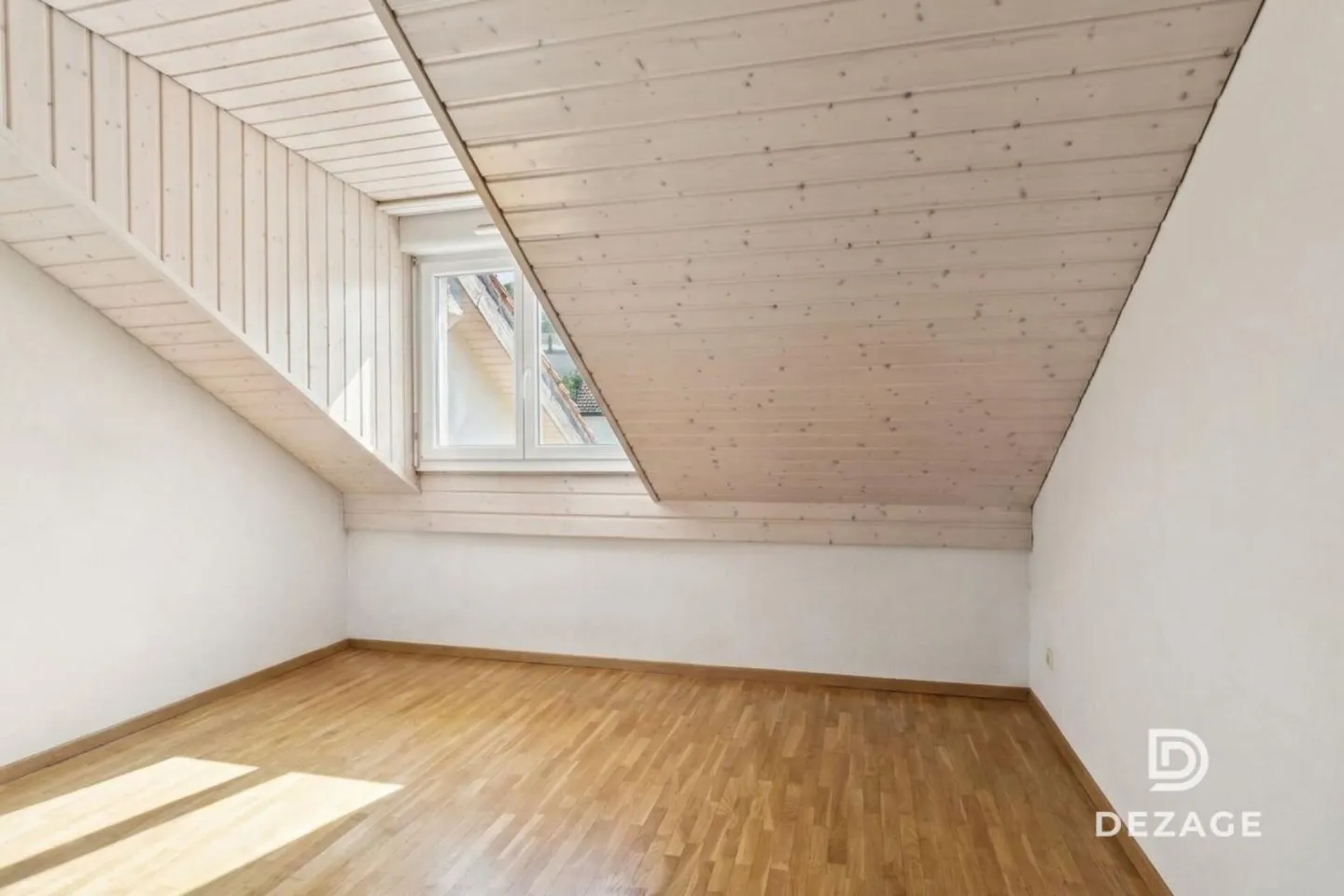 Appartement en attique spacieux avec beaucoup de lumière près de Lausanne avec vue panoramique sur le lac - Photo 9 sur 13