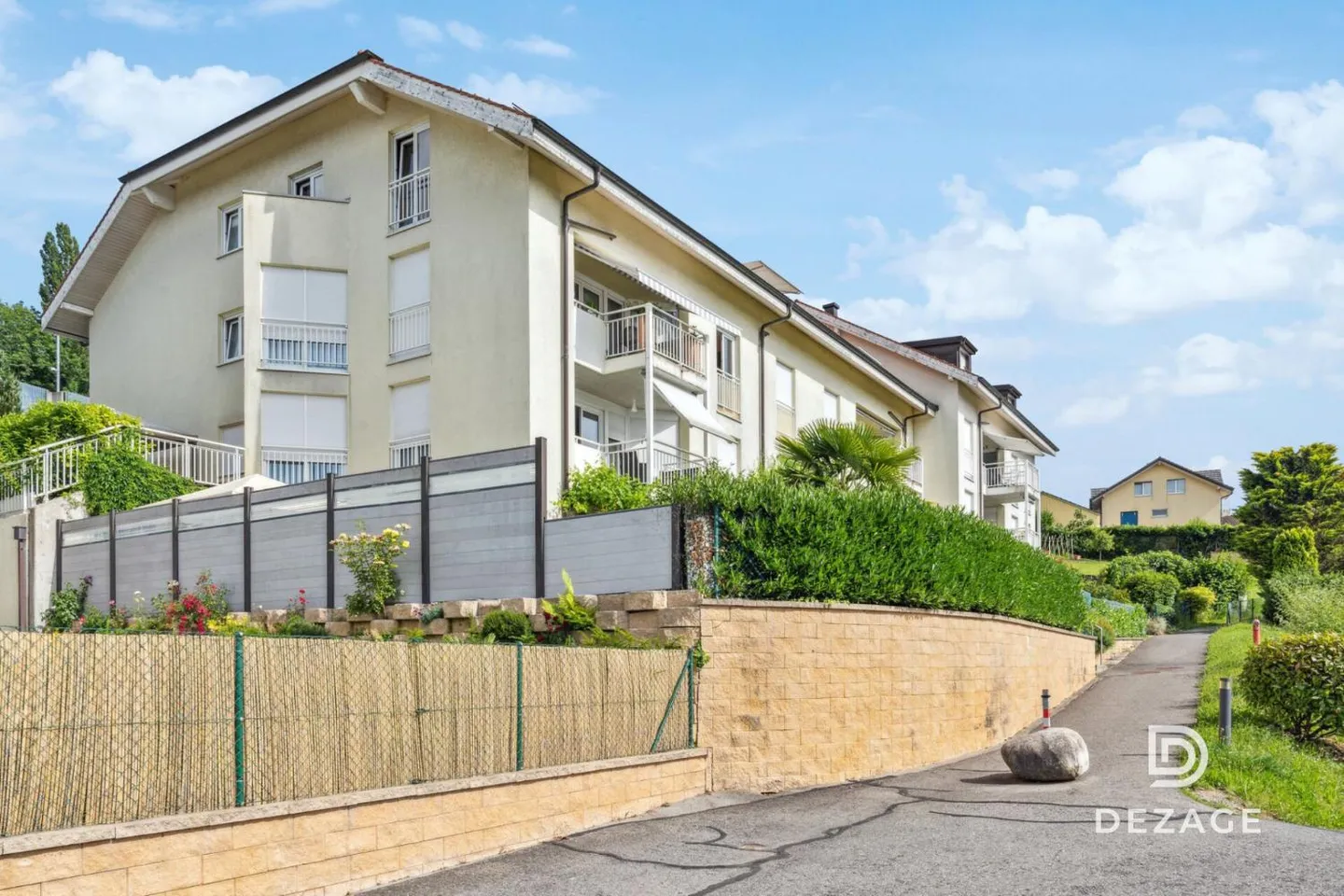 Appartement en attique spacieux avec beaucoup de lumière près de Lausanne avec vue panoramique sur le lac - Photo 12 sur 13