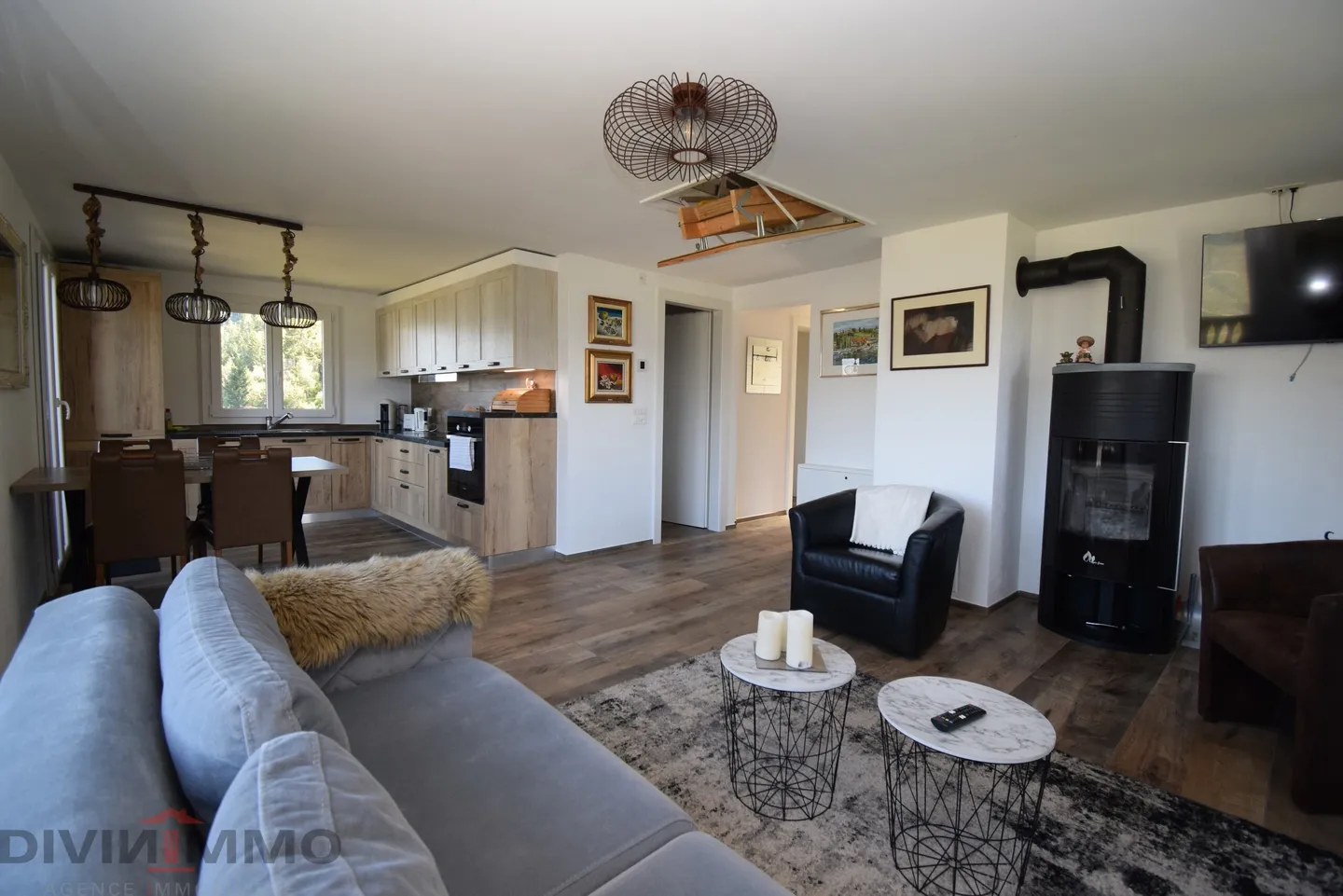 Casa bifamiliare ristrutturata con gusto, parte superiore - Foto 4 di 11