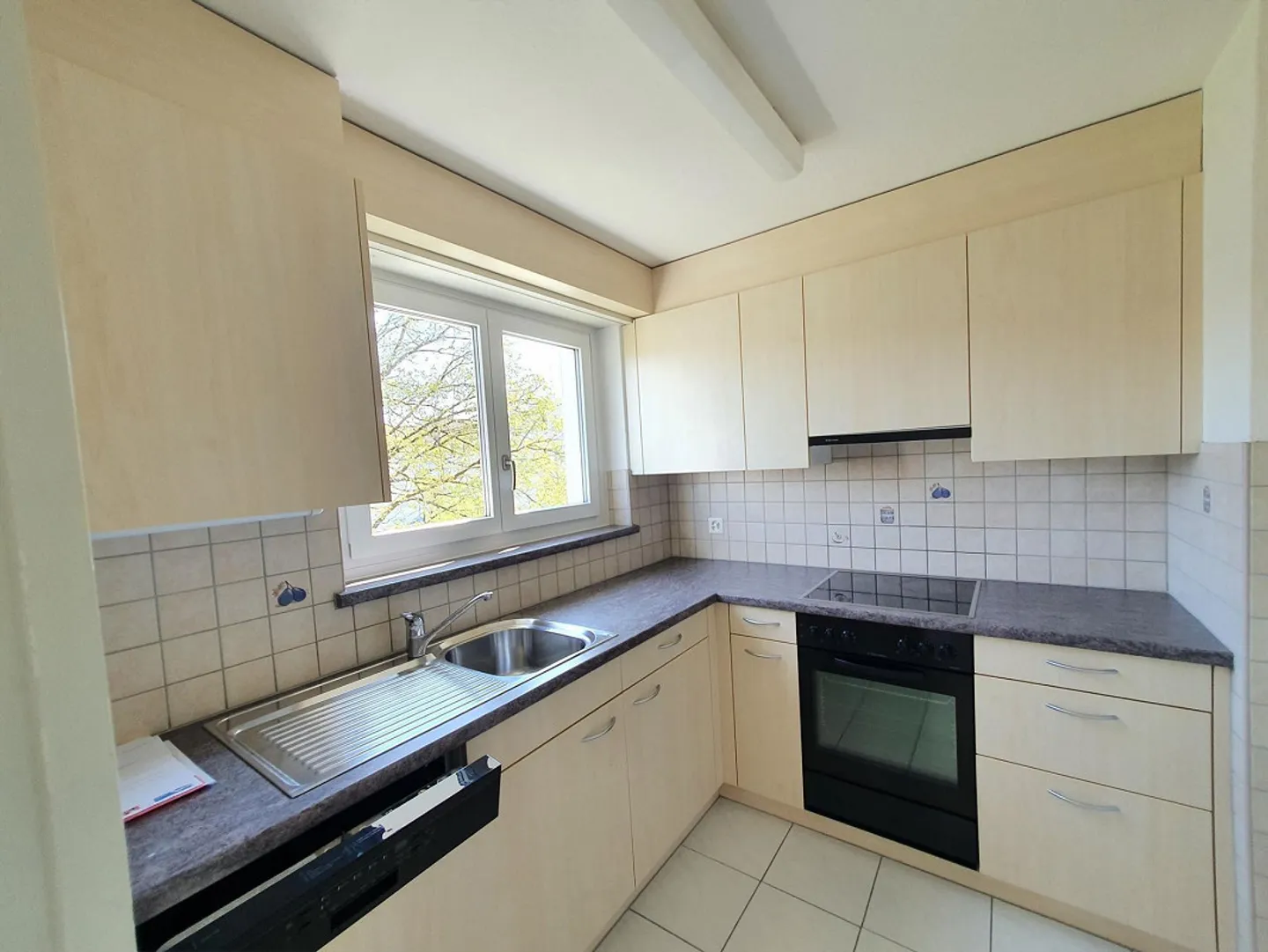 Helle 3.5-Zimmer Wohnung mit Balkon - Foto 3 von 11