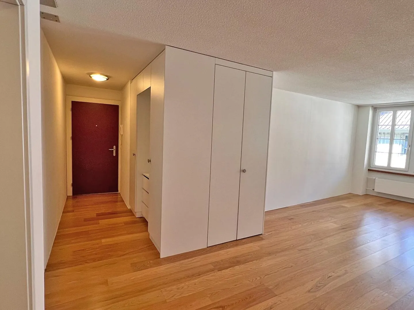 Living in Loft Style - Your 4.5-Room Apartment with Fireplace and Private Parking Space in Burgdorf - Photo 3 of 29