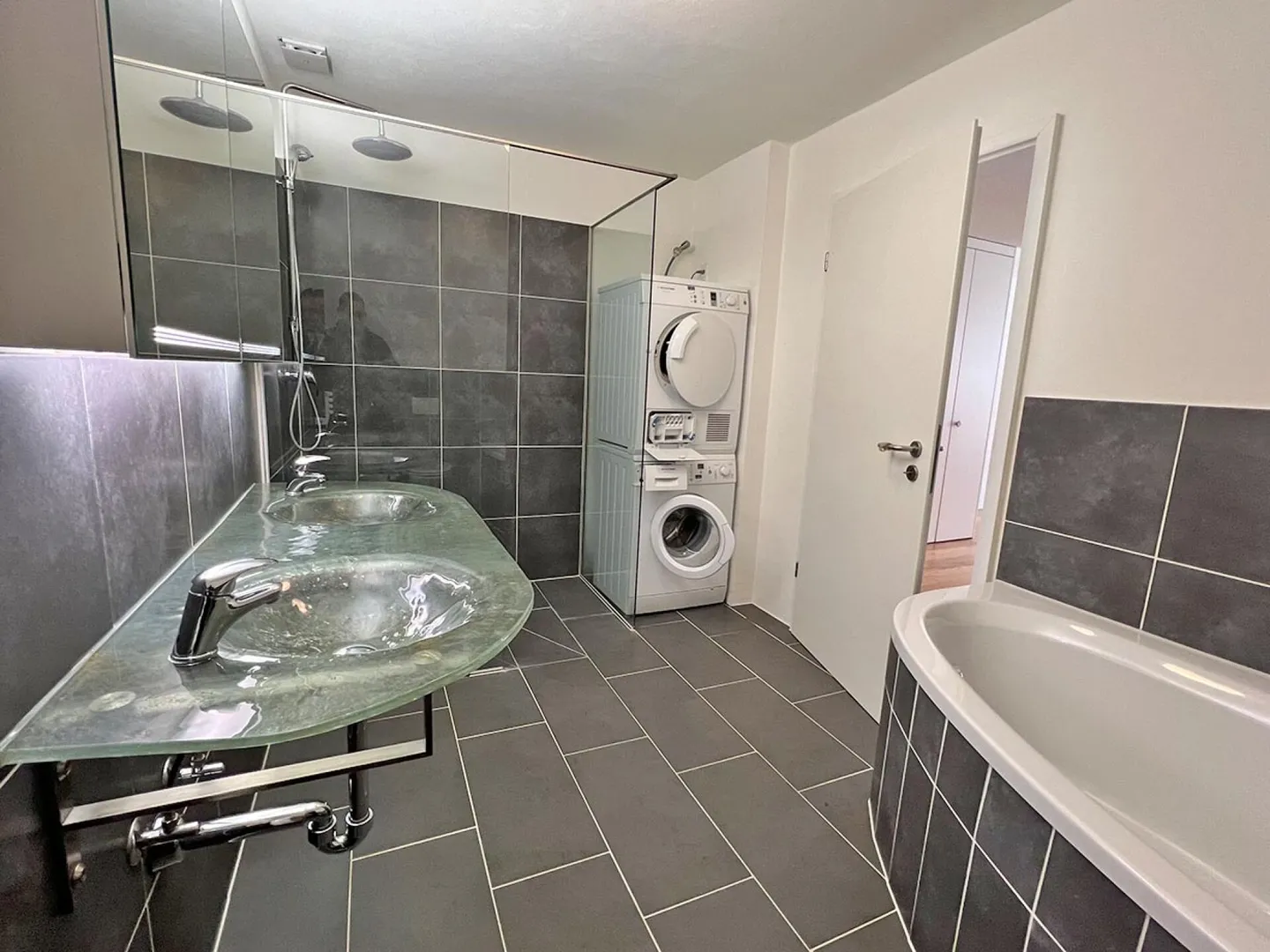 Living in Loft Style - Your 4.5-Room Apartment with Fireplace and Private Parking Space in Burgdorf - Photo 6 of 29