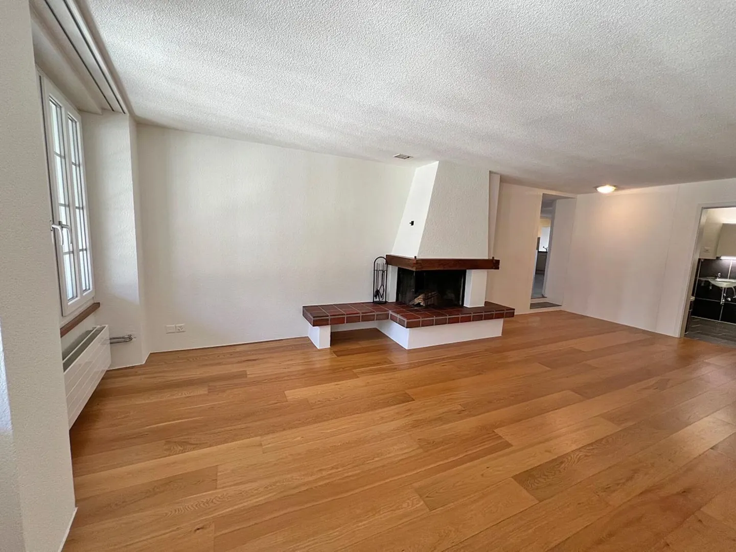 Living in Loft Style - Your 4.5-Room Apartment with Fireplace and Private Parking Space in Burgdorf - Photo 4 of 29