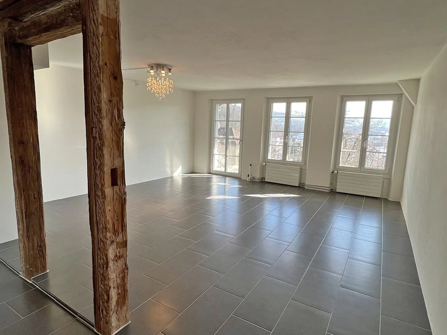 Living in Loft Style - Your 4.5-Room Apartment with Fireplace and Private Parking Space in Burgdorf - Photo 10 of 29
