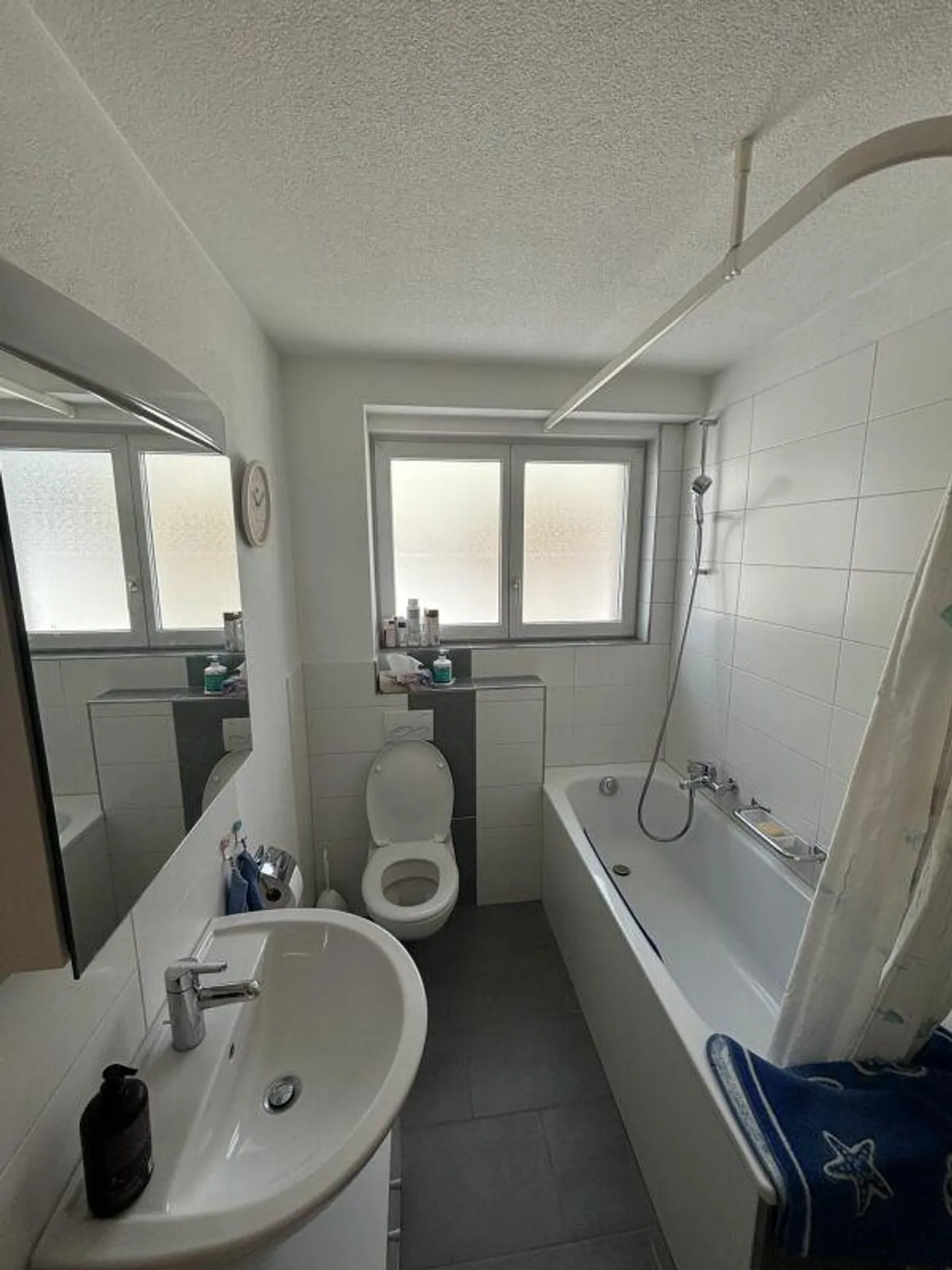 Appartement de 4 pièces au rez-de-chaussée surélevé - Photo 3 sur 7