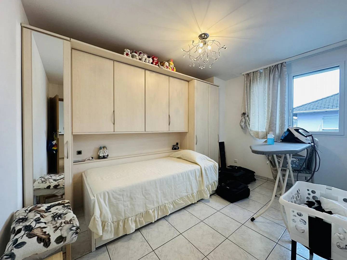 VILLA LUMINEUSE DE 5,5 PIÈCES AVEC GARAGE ET JARDIN À CUGNASCO - Photo 8 sur 9