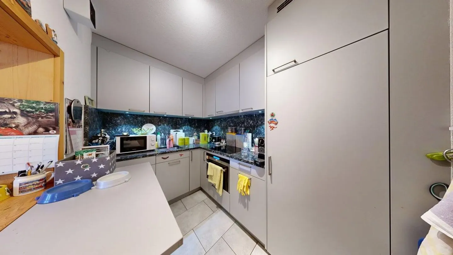 Prendere il sole nel quartiere residenziale di Bünda - Foto 5 di 10