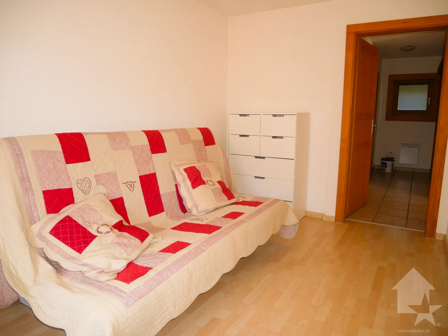Pleasant 3.5-room bright apartment with terrace and sunny view! - Photo 19 of 33