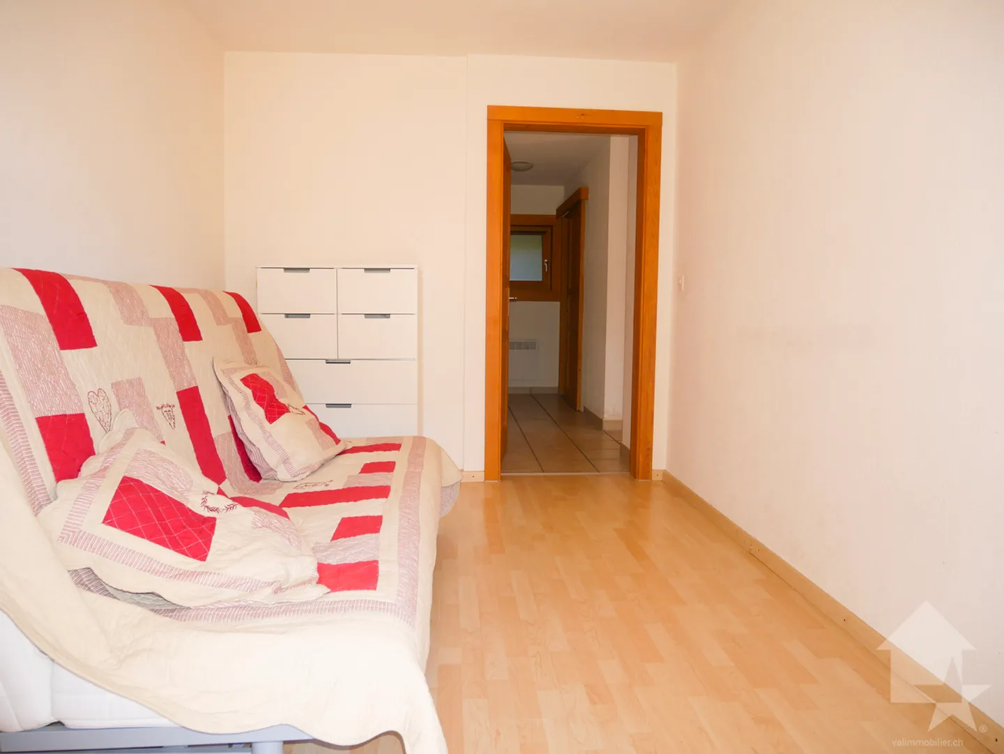 Pleasant 3.5-room bright apartment with terrace and sunny view! - Photo 29 of 33