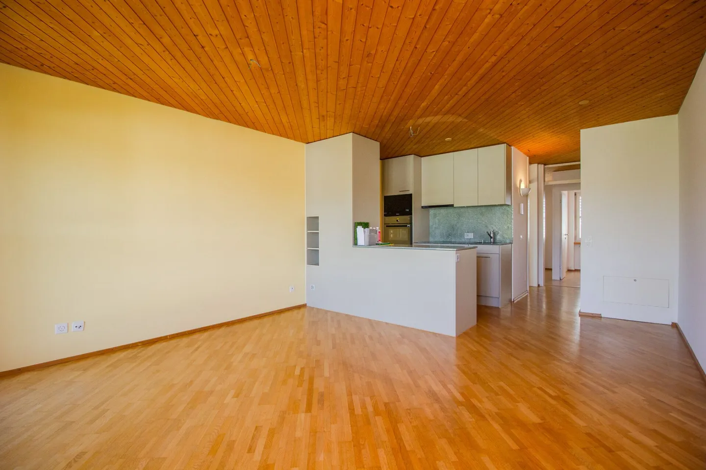 Compact living, central living - Photo 6 of 15